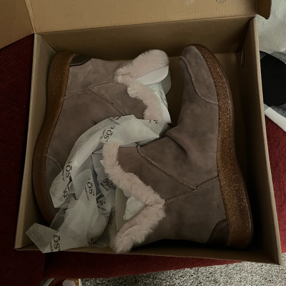 Taos Footwear Women's Tan Winter Boots